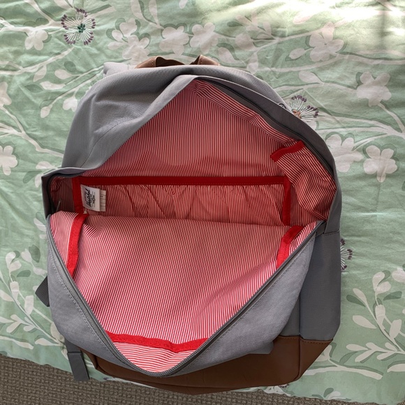 Herschel Backpack Like New Condition - Picture 2 of 6